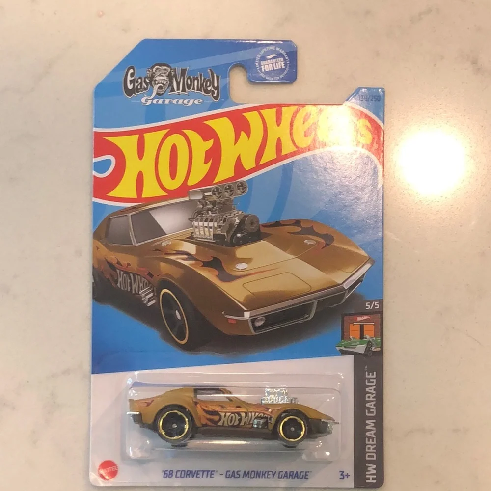 Hot Wheels '68 Corvette - Gas Monkey Garage - Gold and Black